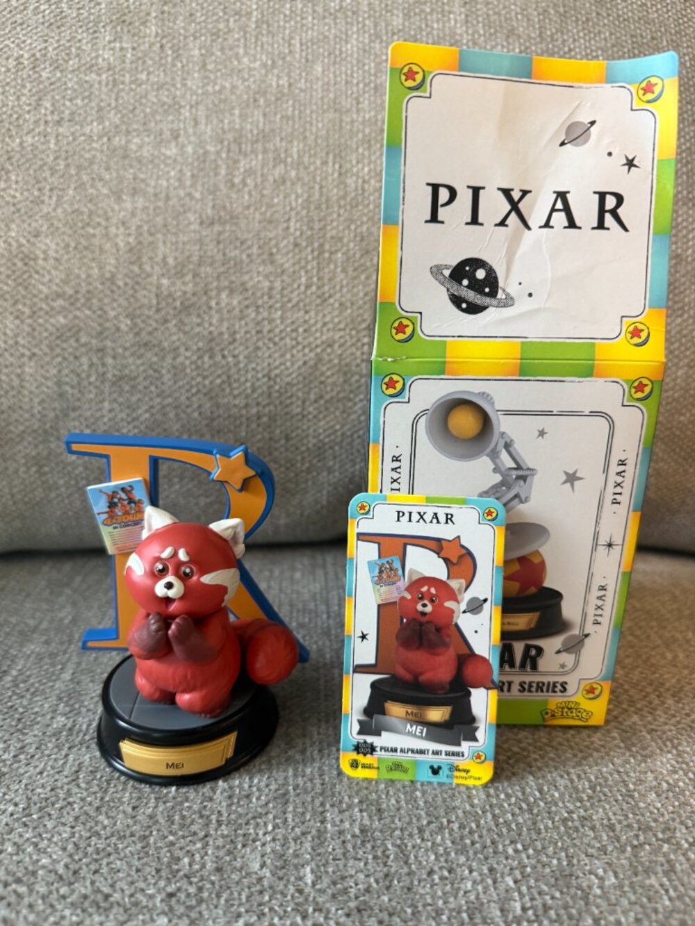 Pixar Alphabet Blind Box DISNEY TURNING RED MEI NEW (OPEN PACKAGE AND BOX)